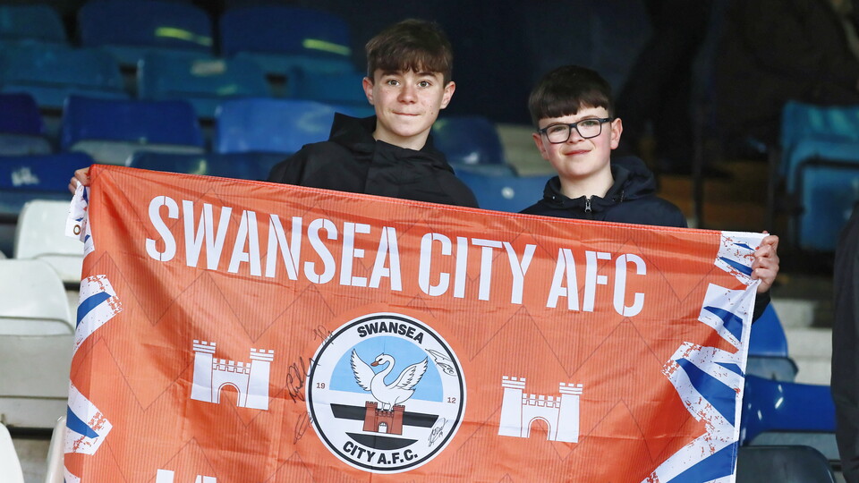 Luton (A) fan gallery 22-23