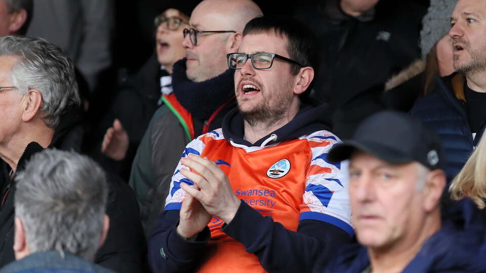 Luton (A) fan gallery 22-23
