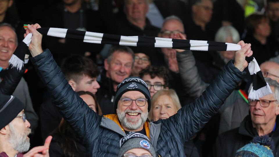 Luton (A) fan gallery 22-23