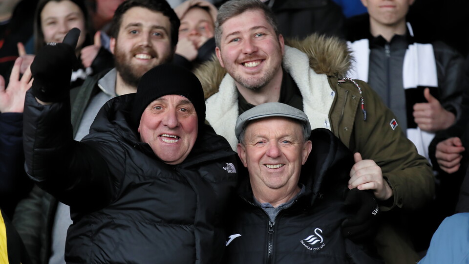 Luton (A) fan gallery 22-23