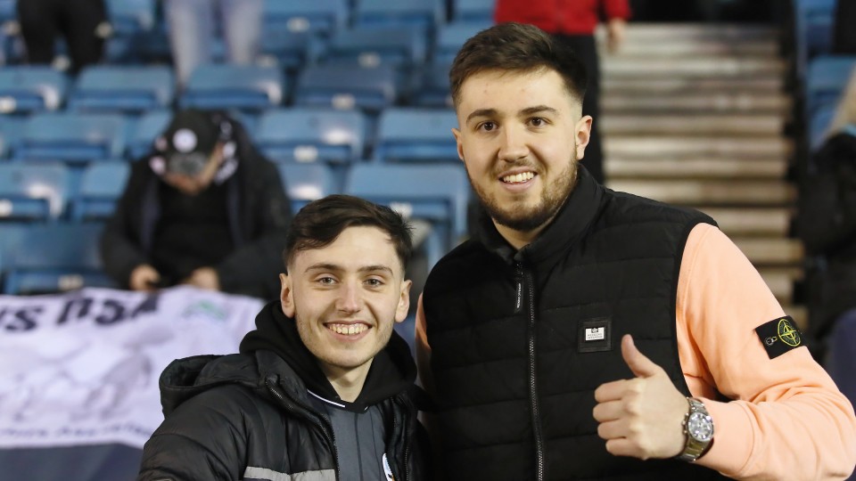 Fans 19