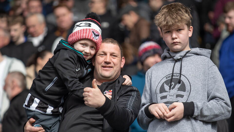 Fans 37