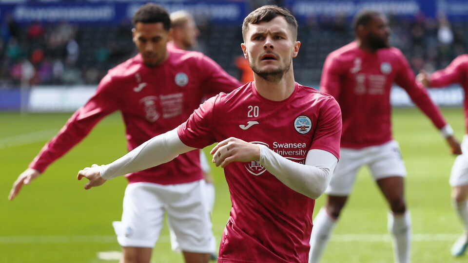 Liam Cullen warm-up Coventry