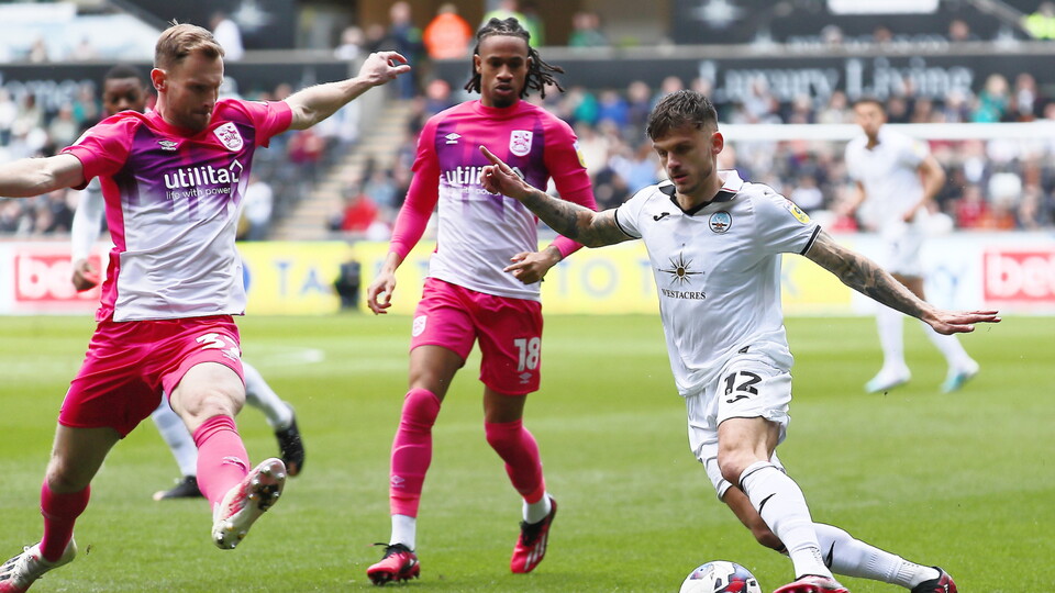 Jamie Paterson v Huddersfield