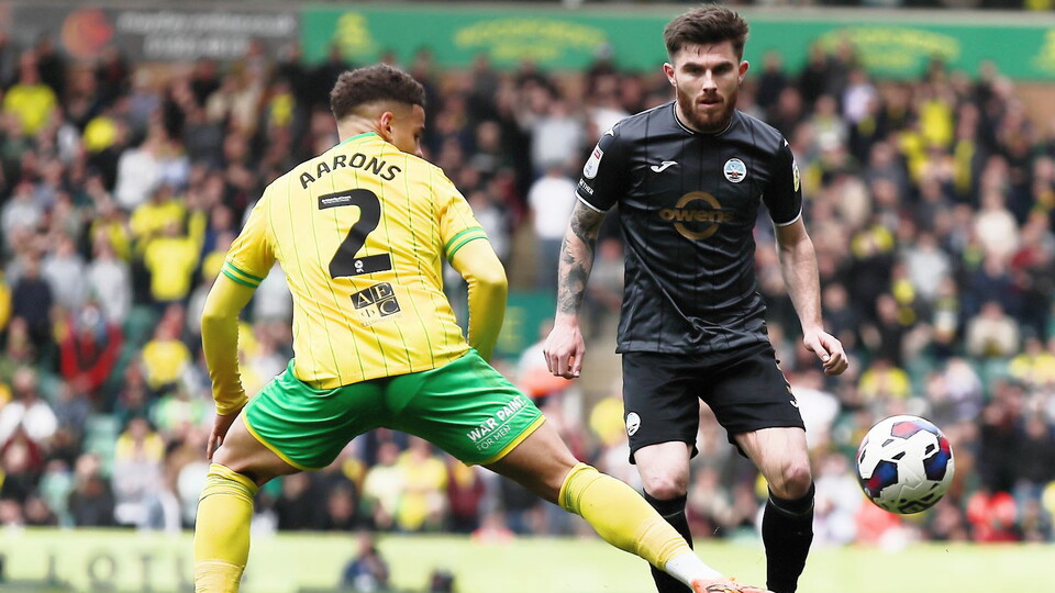 Gallery Swans v Norwich