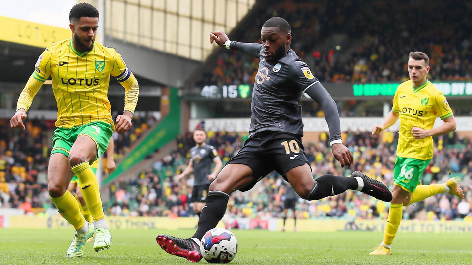 Gallery Swans v Norwich