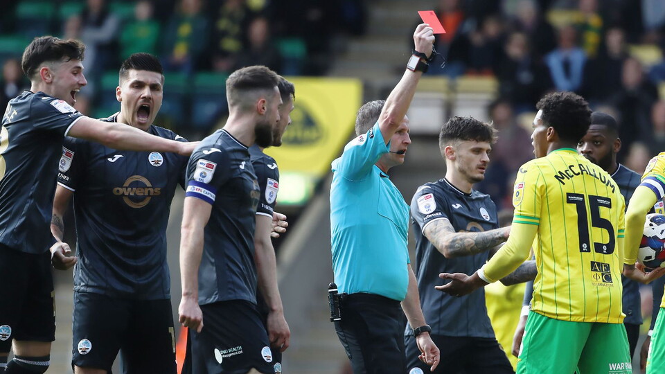 Gallery Swans v Norwich