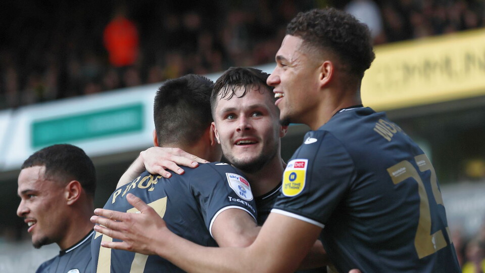 Gallery Swans v Norwich