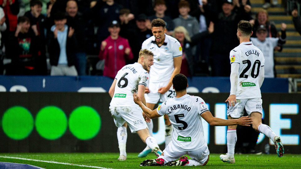 Gallery - Swans v PNE