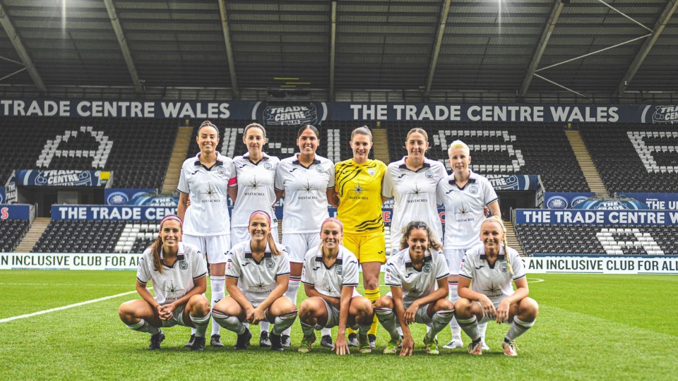 Swans Ladies Team photos 