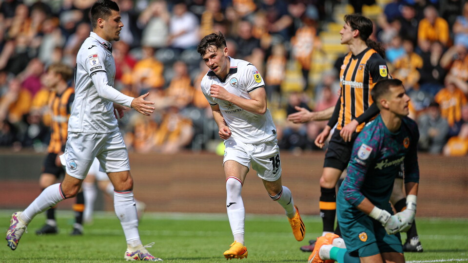 Hull (A) gallery 22-23