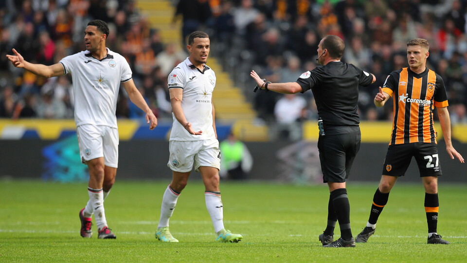 Hull (A) gallery 22-23