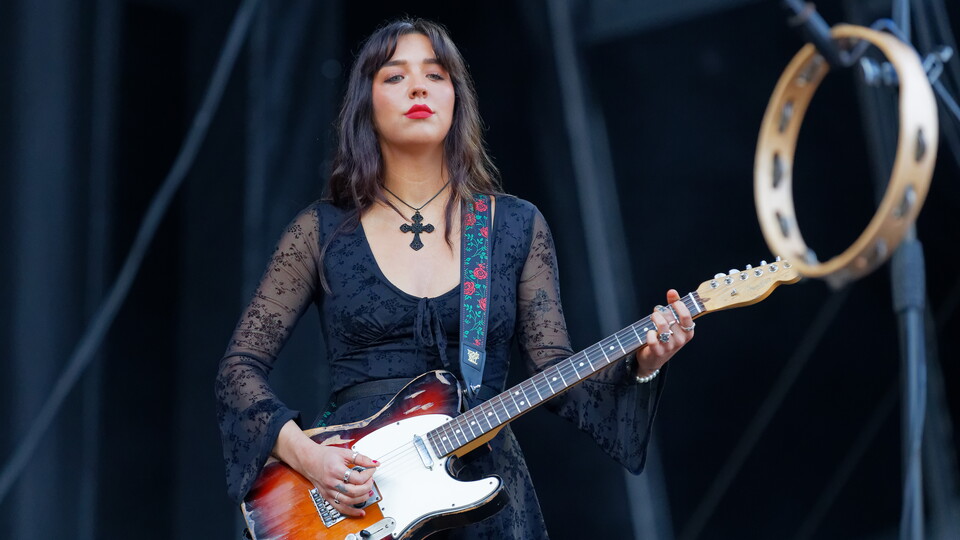 The Mysterines open the show
