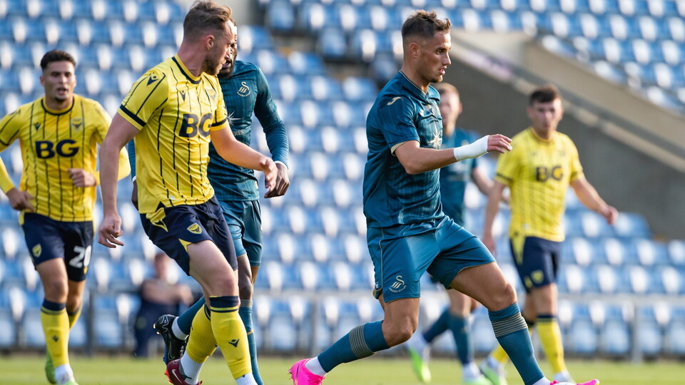 Gallery - Oxford United v Swans