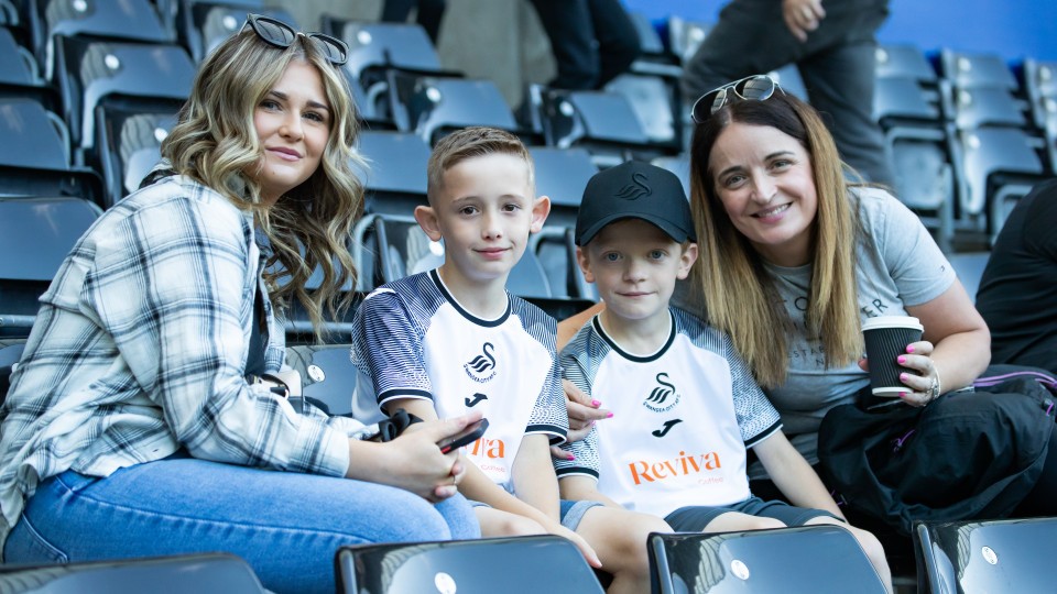 Fans 11