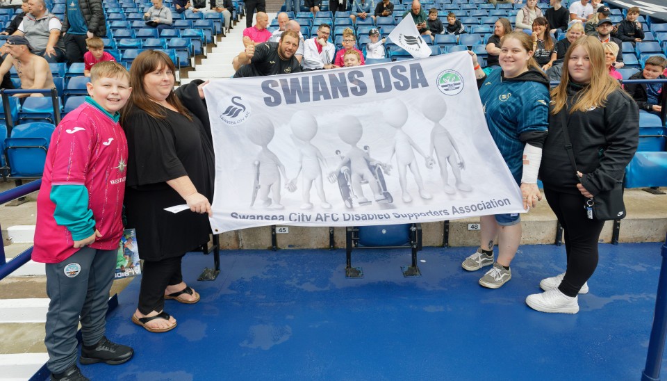 Fan gallery | WBA (A) 23-24