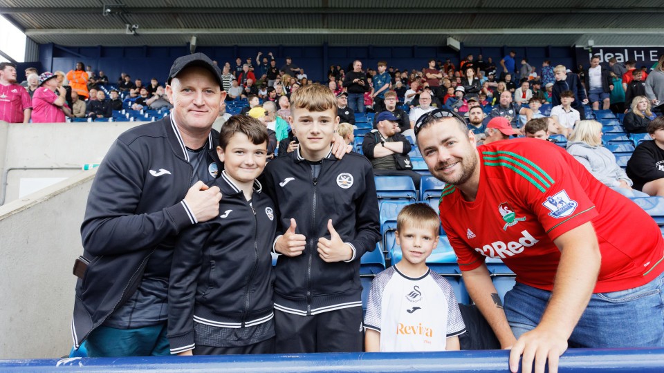 Fan gallery | WBA (A) 23-24
