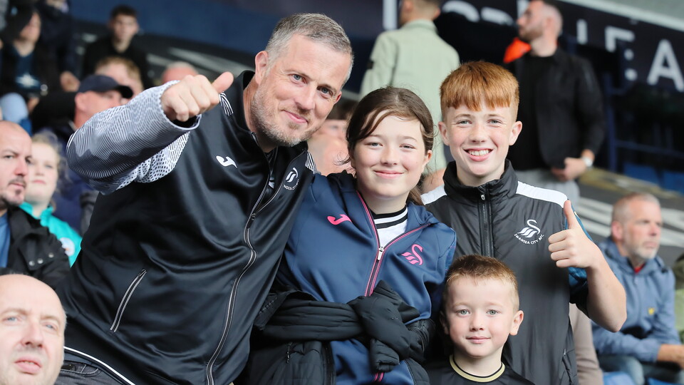 Fan gallery | WBA (A) 23-24