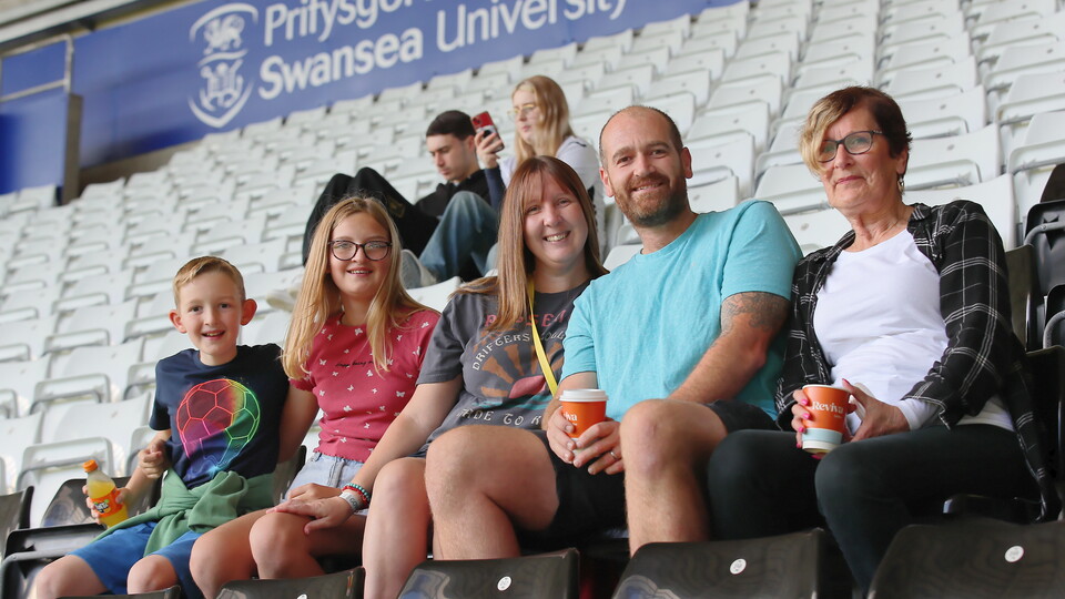 Fan gallery | Bristol City (H) 23-24