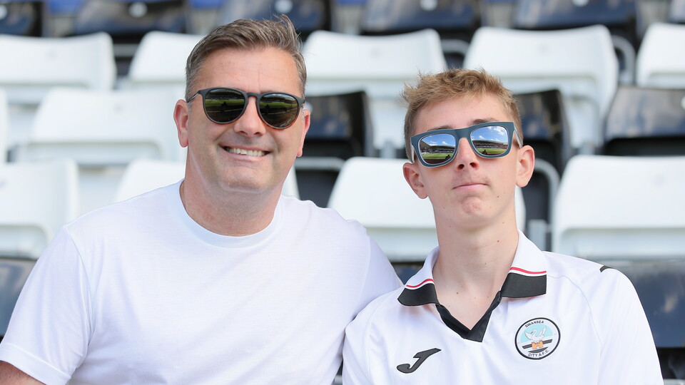 Fan gallery | Bristol City (H) 23-24