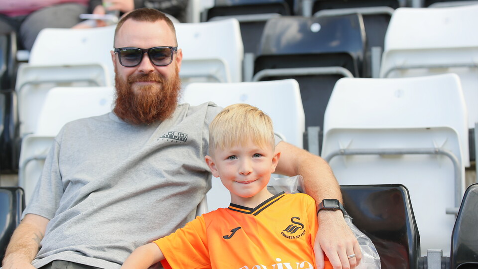 Fan gallery | Bristol City (H) 23-24