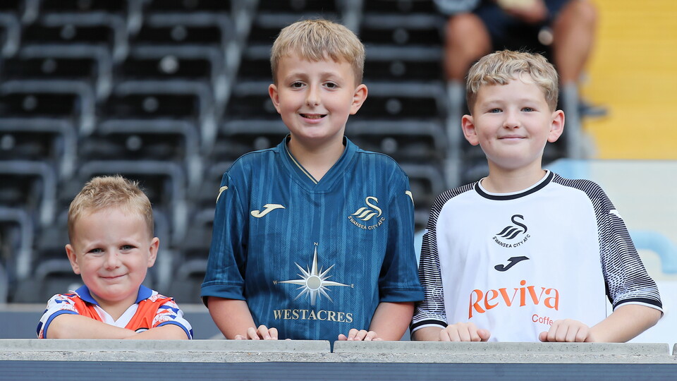 Fan gallery | Bristol City (H) 23-24