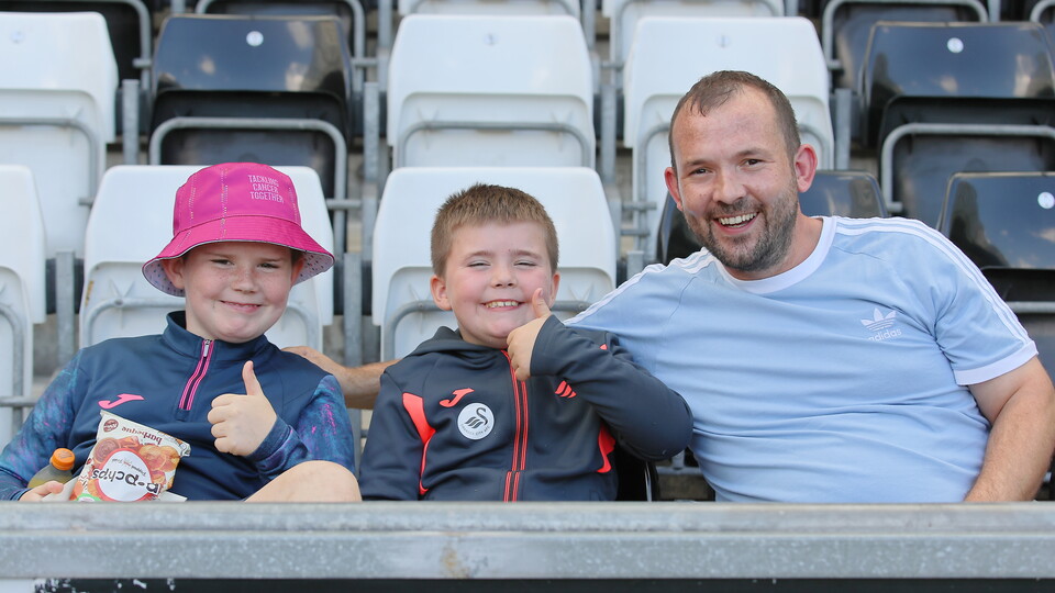 Fan gallery | Bristol City (H) 23-24
