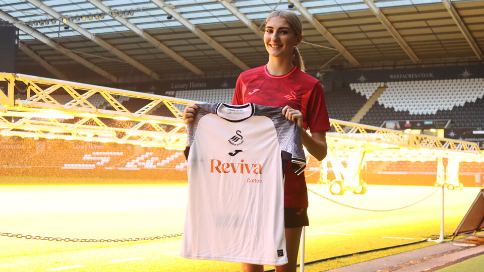 Emily Thomas Swans Women