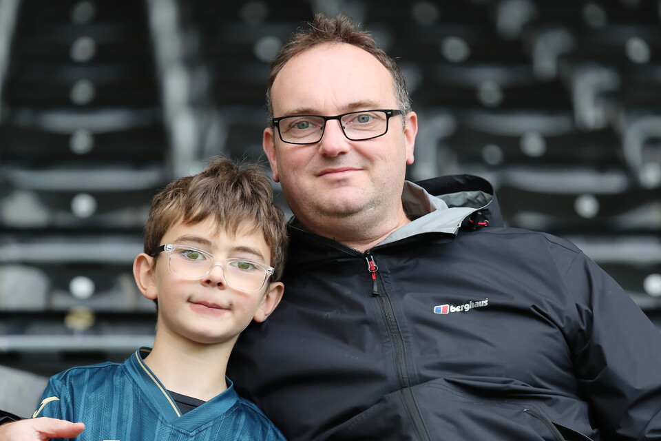 Leicester (H) fan gallery 23-24