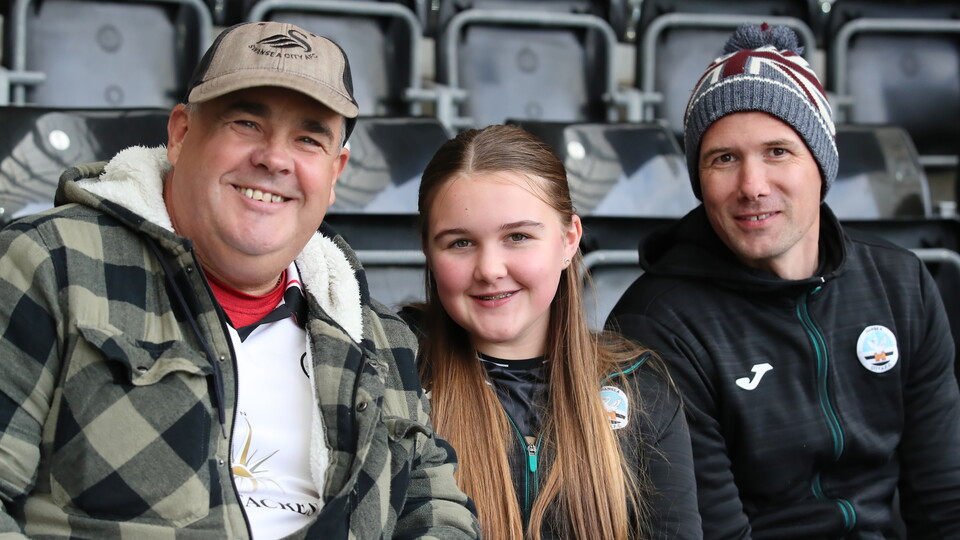 Leicester (H) fan gallery 23-24