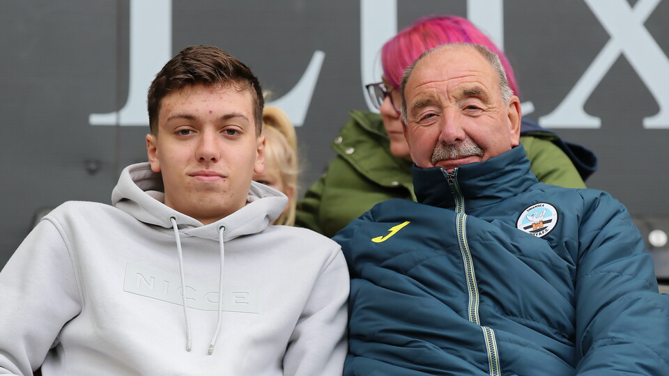 Leicester (H) fan gallery 23-24