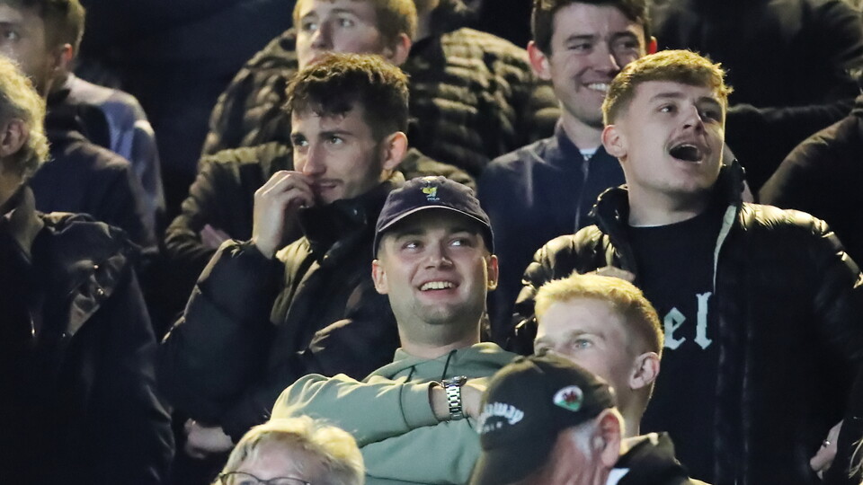 Ipswich (A) fan gallery 23-24