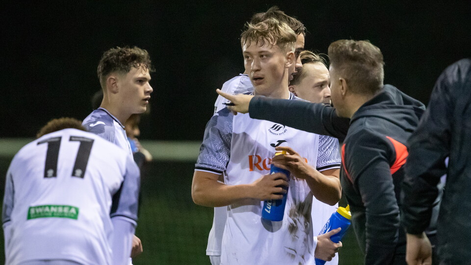 Gallery Swansea U18s v Fulham U18s 