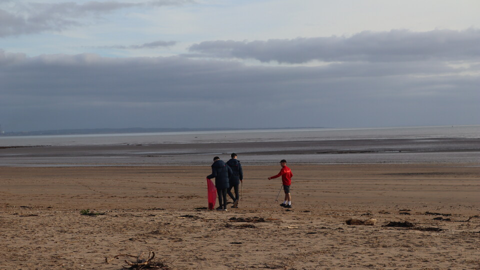 Gallery - U18s litter pick