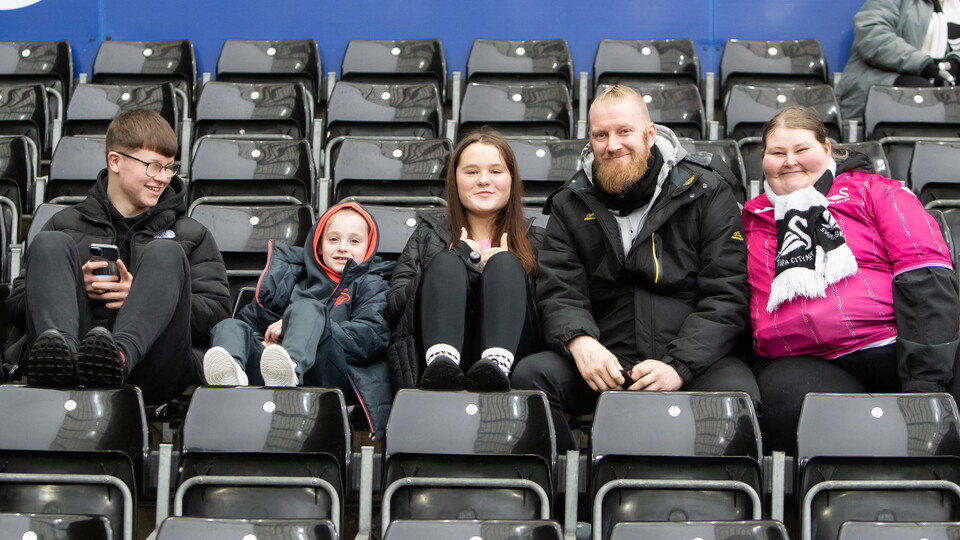 Plymouth (H) fan gallery 23-24