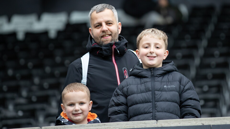 Plymouth (H) fan gallery 23-24