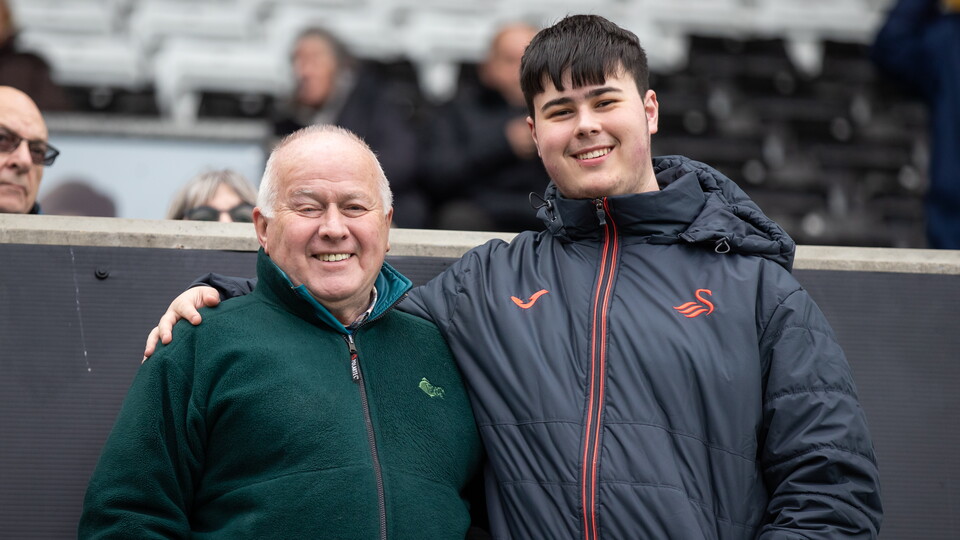 Plymouth (H) fan gallery 23-24