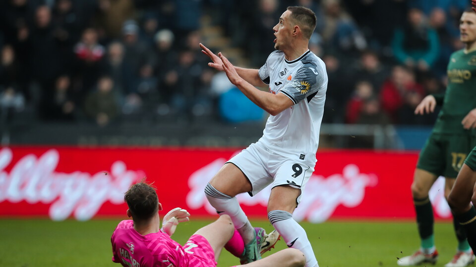Plymouth (H) match gallery 23-24
