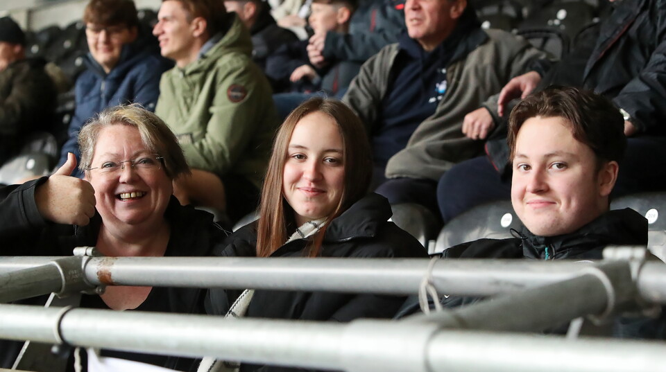 Hull (A) fan gallery 23-24