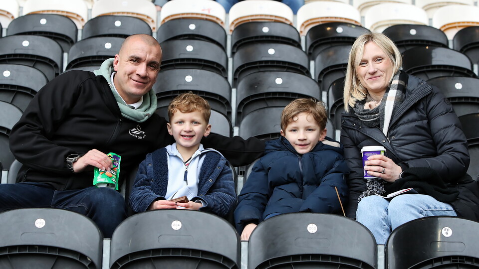 Hull (A) fan gallery 23-24