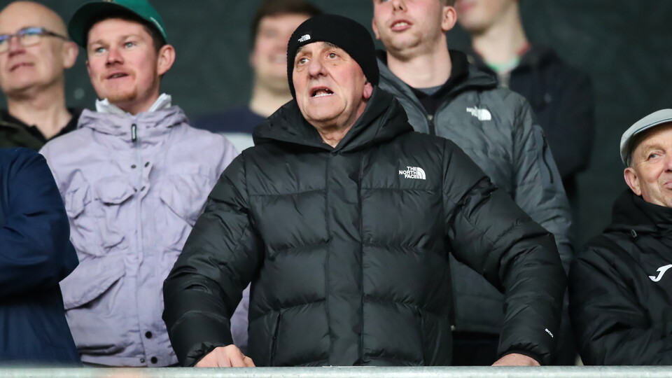 Hull (A) fan gallery 23-24