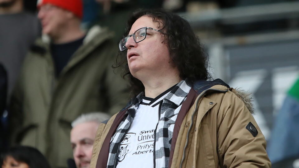 Hull (A) fan gallery 23-24