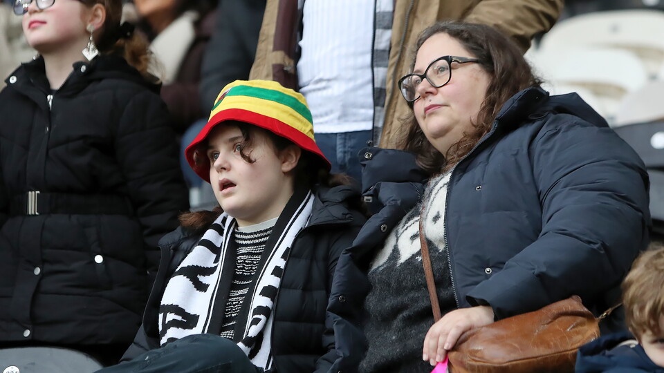 Hull (A) fan gallery 23-24