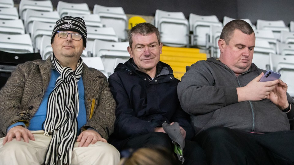 Leeds (H) fan gallery 23-24