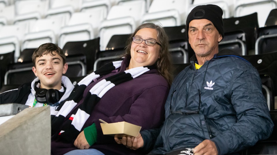 Leeds (H) fan gallery 23-24