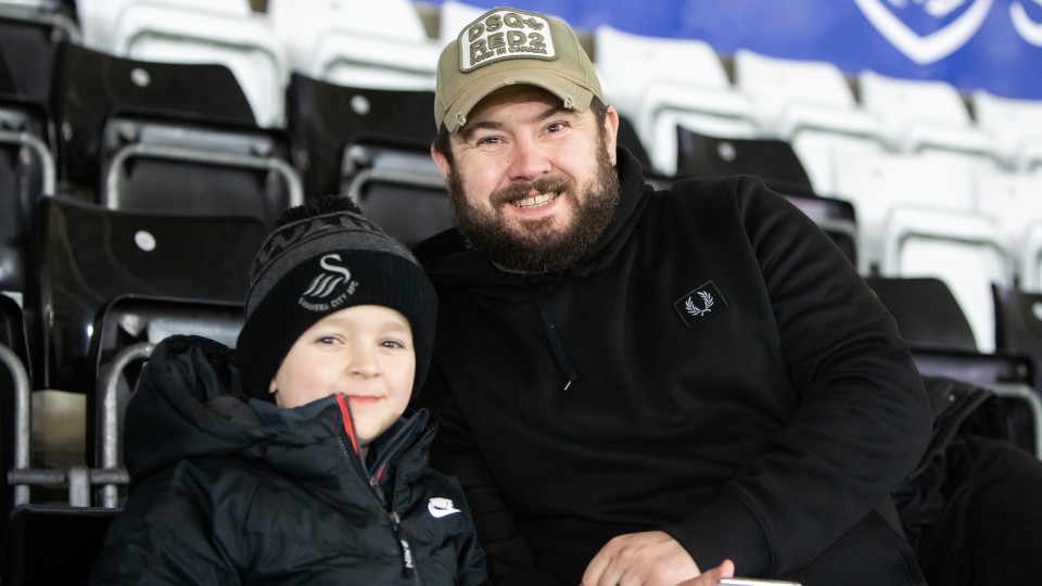 Leeds (H) fan gallery 23-24