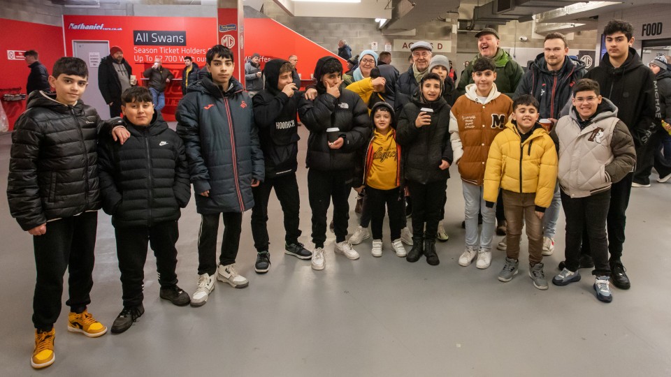 Leeds (H) fan gallery 23-24