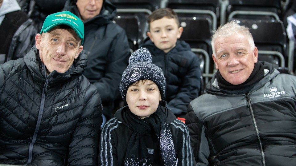 Leeds (H) fan gallery 23-24