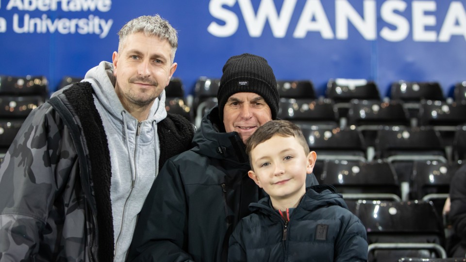 Leeds (H) fan gallery 23-24