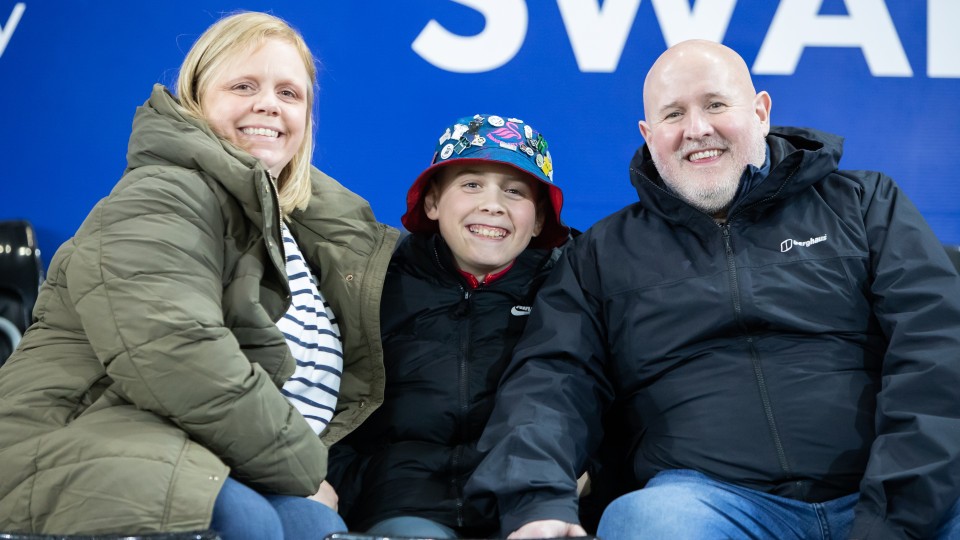 Leeds (H) fan gallery 23-24